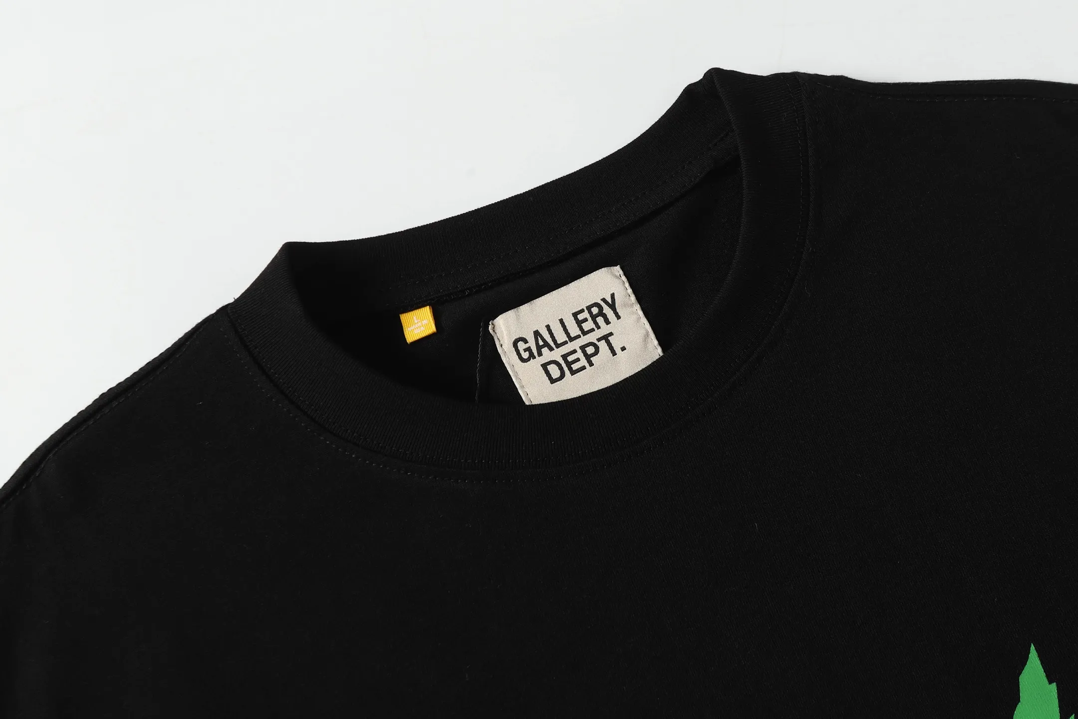 GALLERY.DEPT Summer new short-sleeved model number: D3306P110 Color: black apricot Size: S M L XL